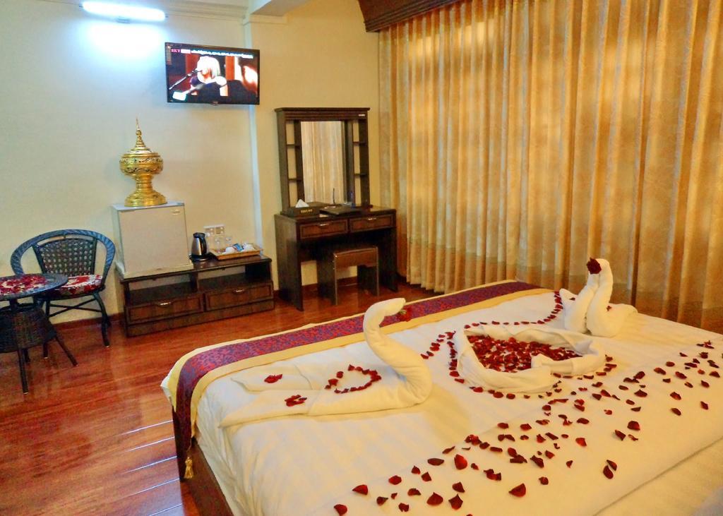 Hotel Sahara Mandalay Exteriör bild