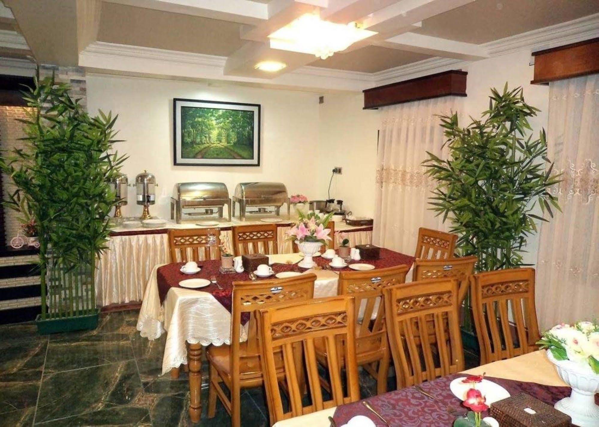 Hotel Sahara Mandalay Exteriör bild